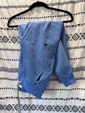FIGS Zamora Jogger Scrub Pants. Women’s XS extra small light blue pants